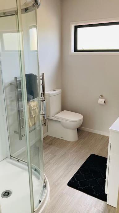 Maymorn Orchard Suites อัปเปอร์ฮัทท์ ภายนอก รูปภาพ